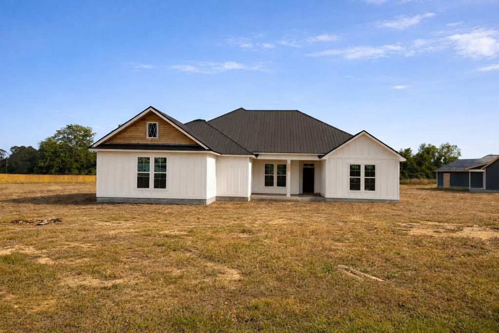 3053 Mary Powell Way. Hahira, GA 31632