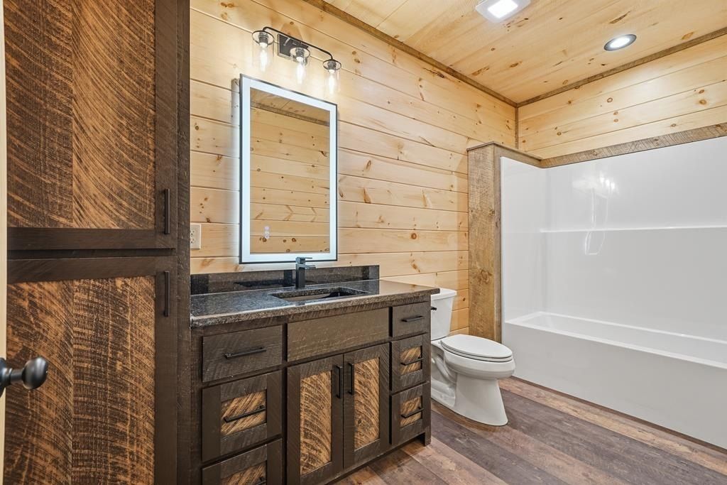 Wolf Creek Circle. Mineral Bluff, GA 30559