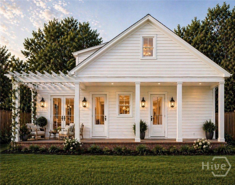 621 Columbus Drive. Savannah, GA 31405