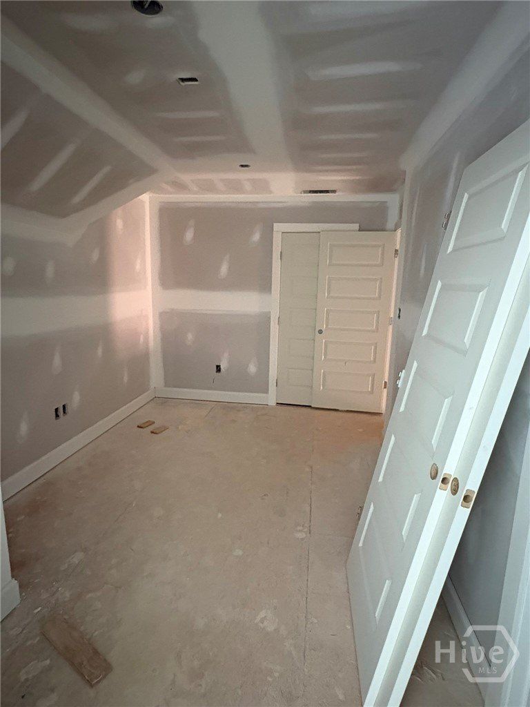 106 Wiiliamsburg Lane. Athens, GA 30605