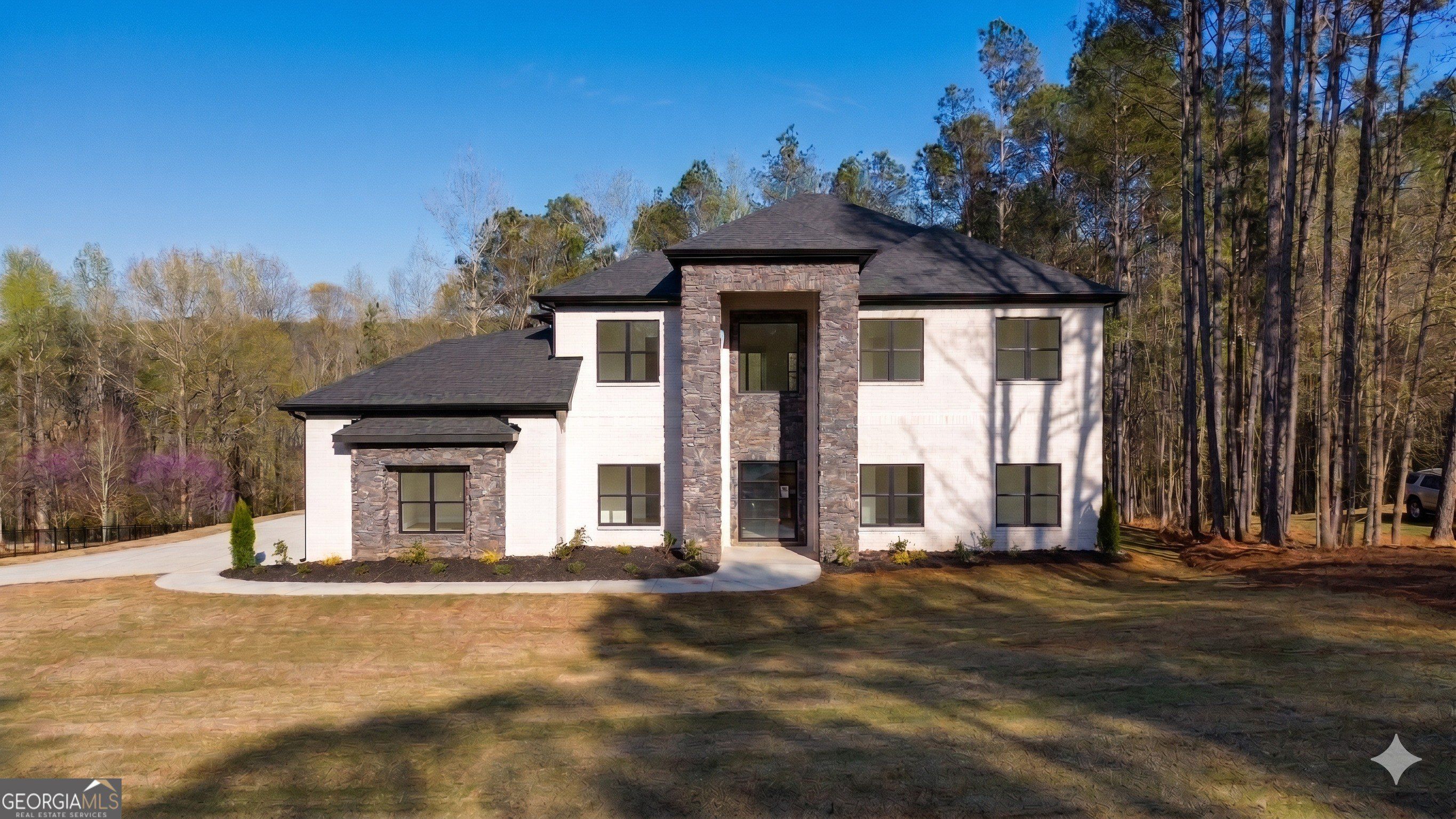 236 Kingscastle Drive. Ellenwood, GA 30294