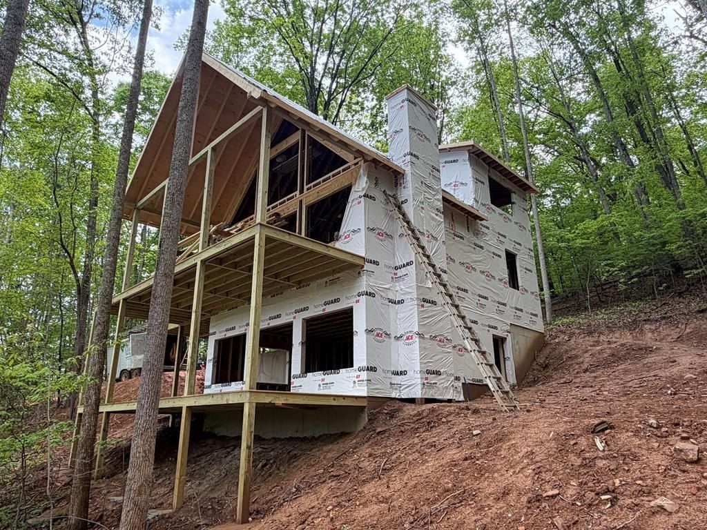  9 Oak Cliff Lane. Morganton, GA 30560