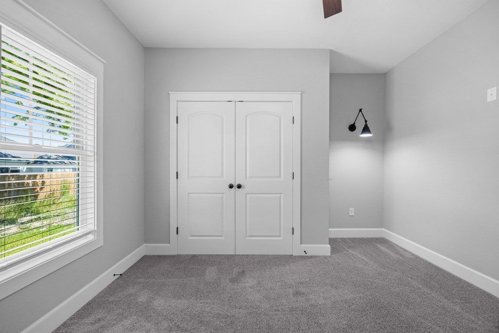 5047 Hatfield Circle. Hahira, GA 31632