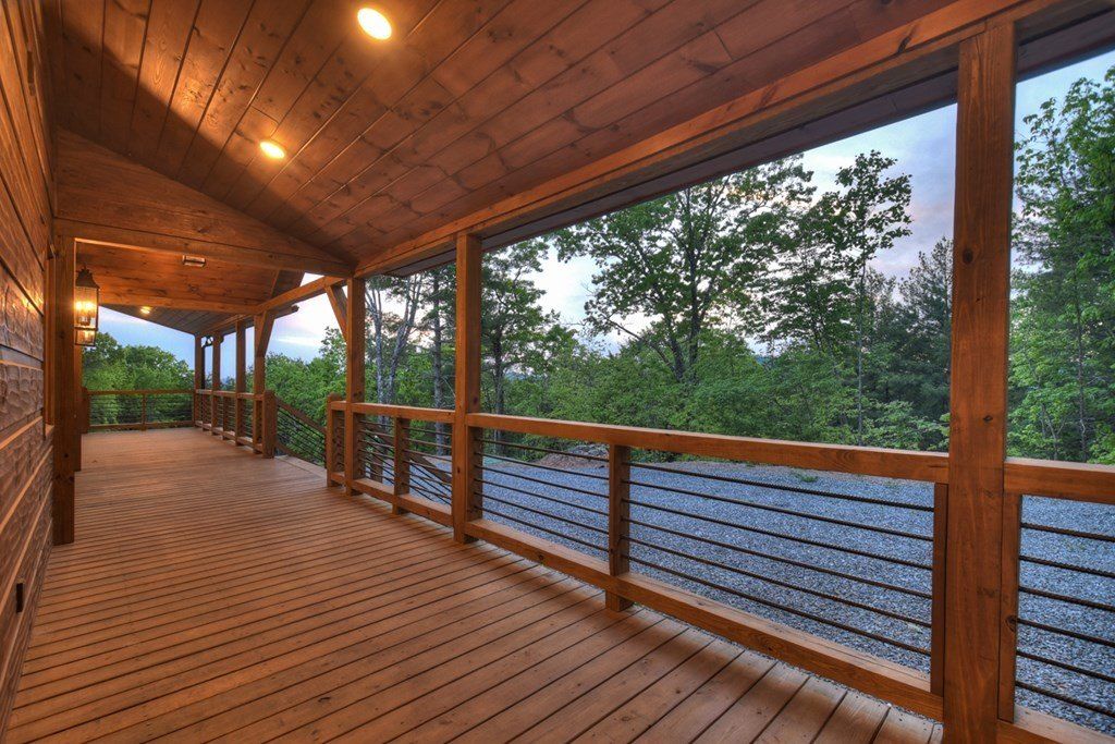 291 Pine Pass Circle. Mineral Bluff, GA 30559