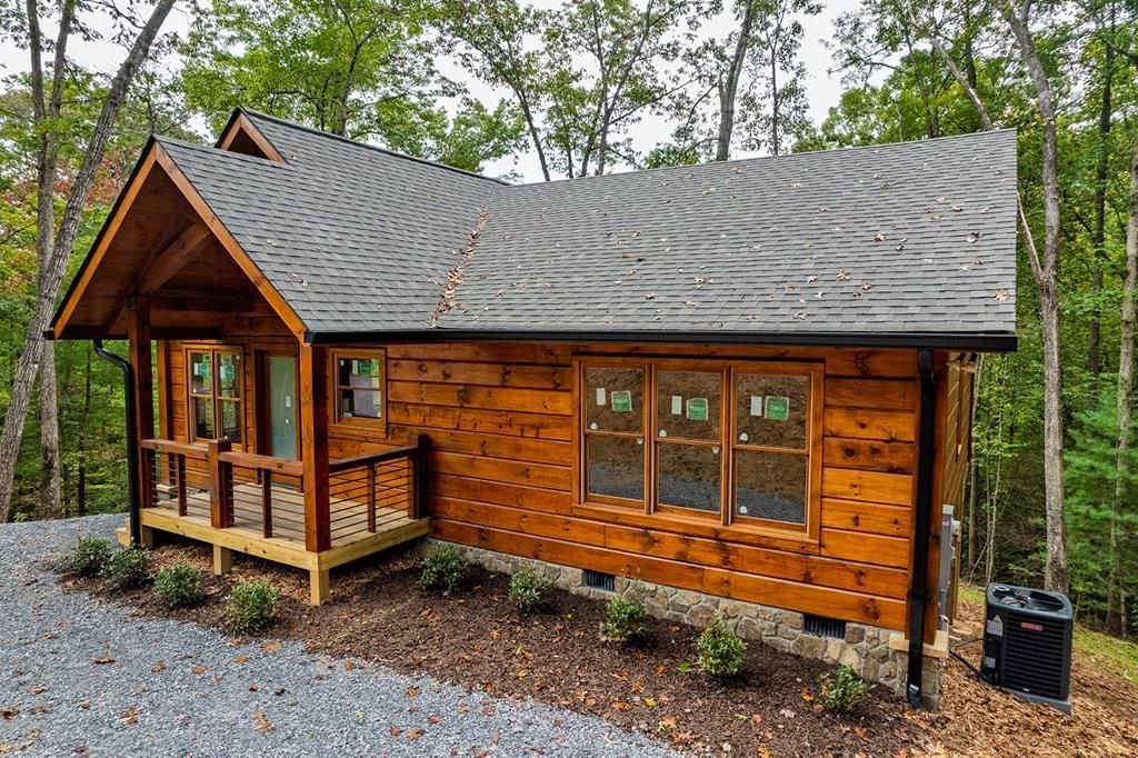 Crystal Oliver Lane. Blue Ridge, GA 30513