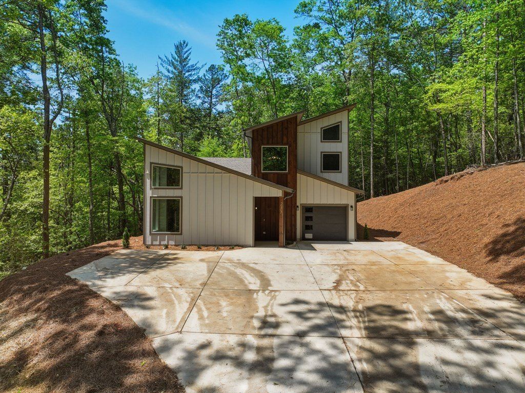 235 Fern Drive. Ellijay, GA 30540
