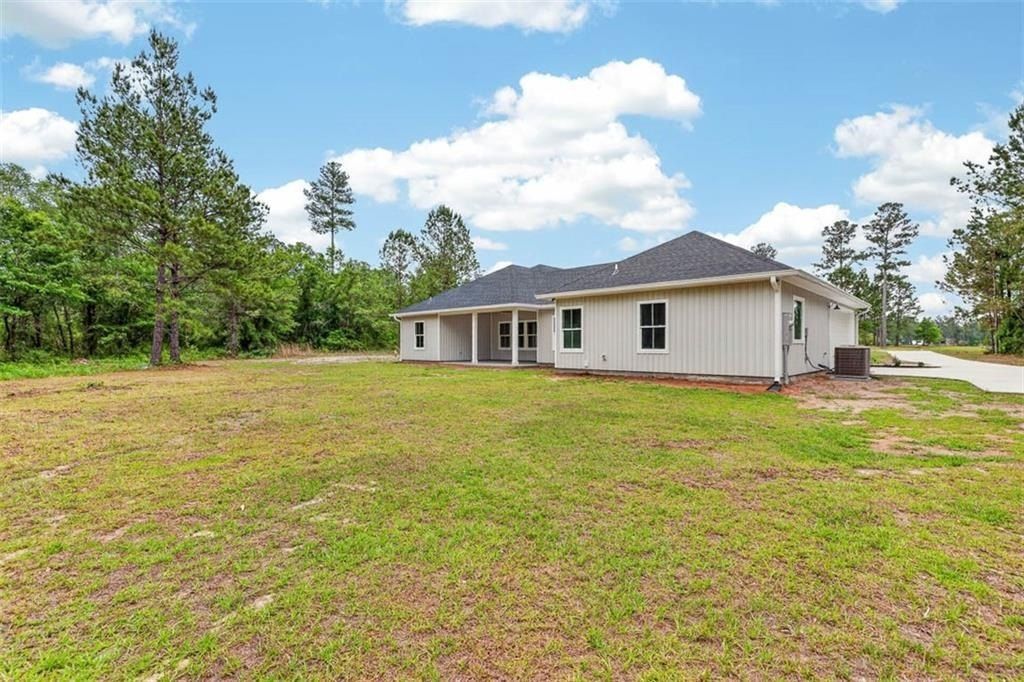 121 Bartram Loop. Waynesville, GA 31566