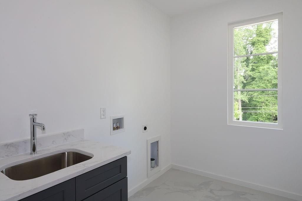 298 Creighton Avenue. Scottdale, GA 30079