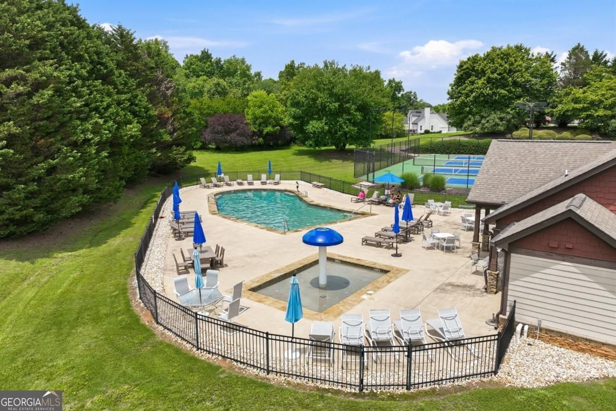 Canterbury Way. Clermont, GA 30527