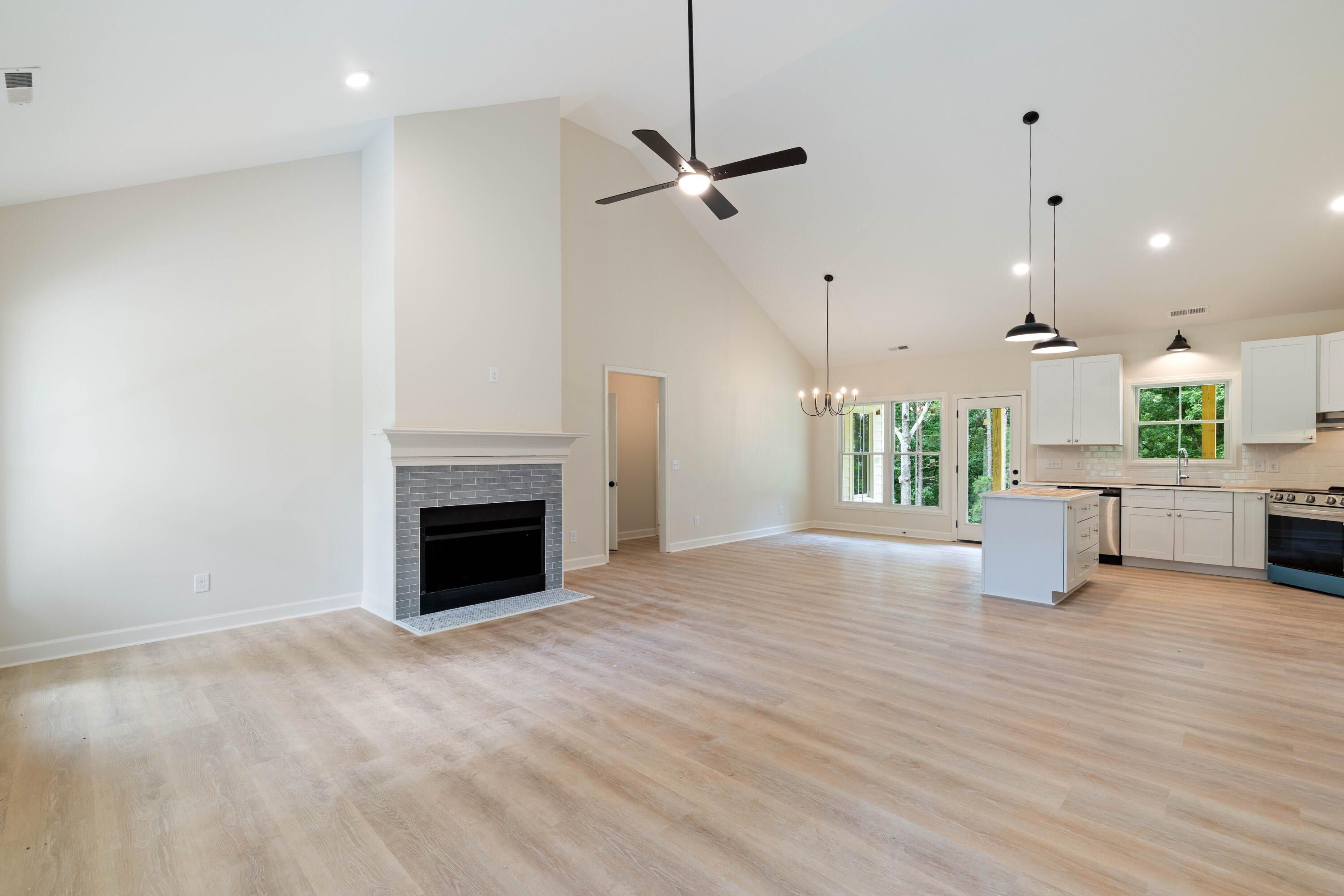 293 Peavine Way. Rock Spring, GA 30739