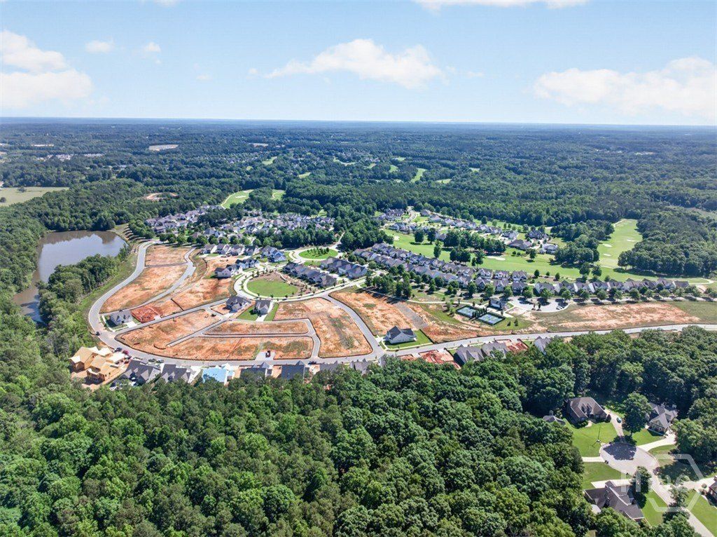 321 Lake Vista Drive. Statham, GA 30666