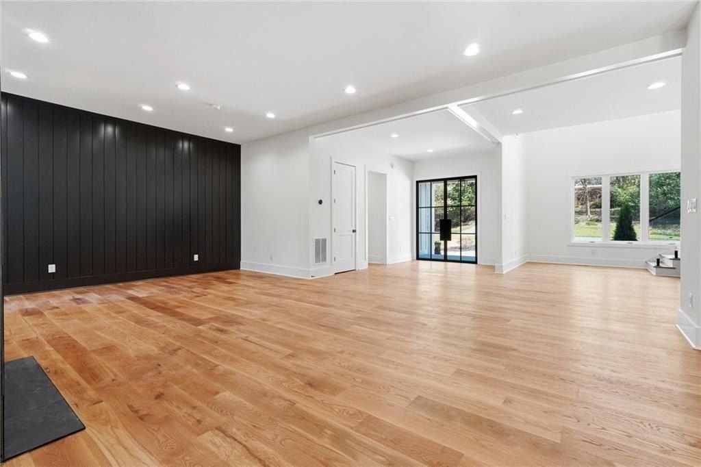 1696 Dunwoody Place. Atlanta, GA 30324