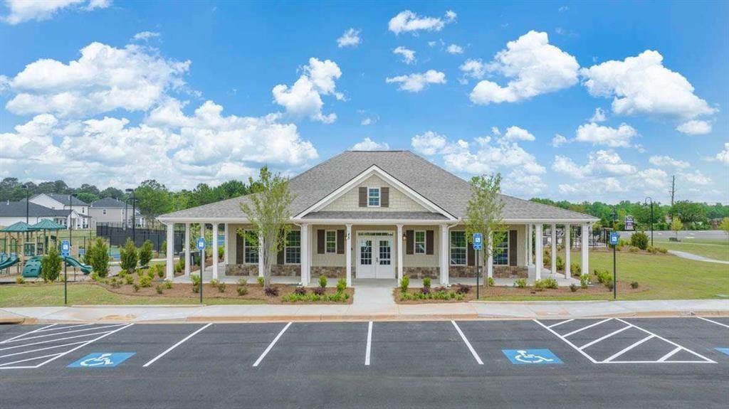 242 Defilippe Drive. Statham, GA 30666