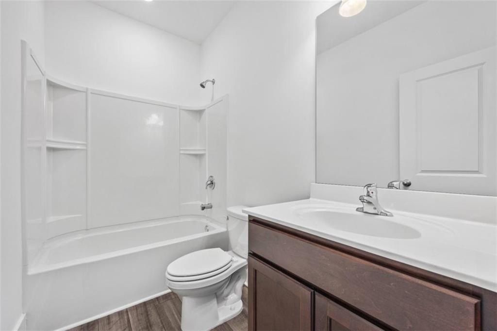 1516 Parks Edge Lane. Atlanta, GA 30318