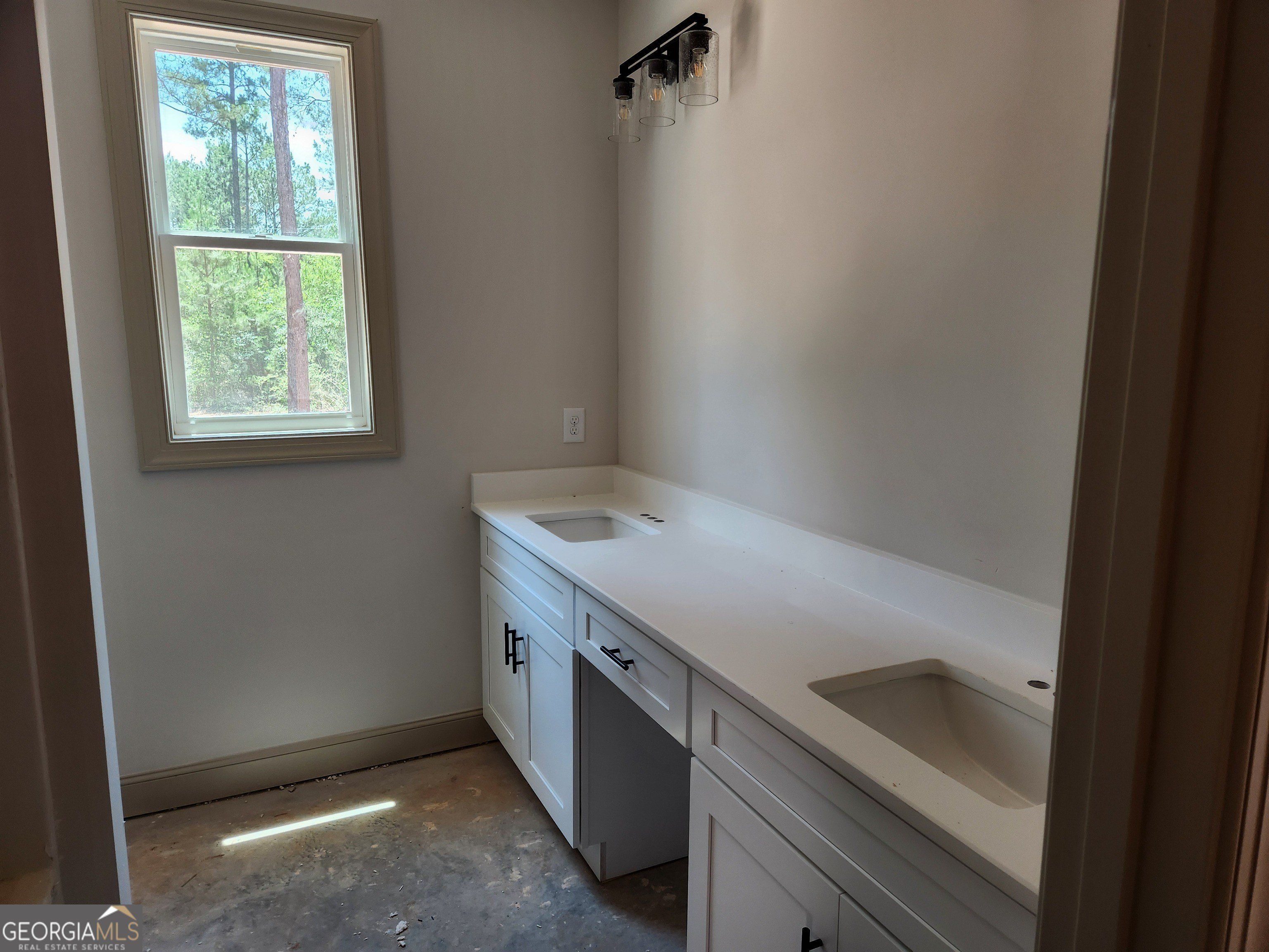 602 Dean Patrick. Locust Grove, GA 30248
