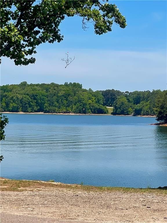 2447 Terrace View Nw. Gainesville, GA 30501