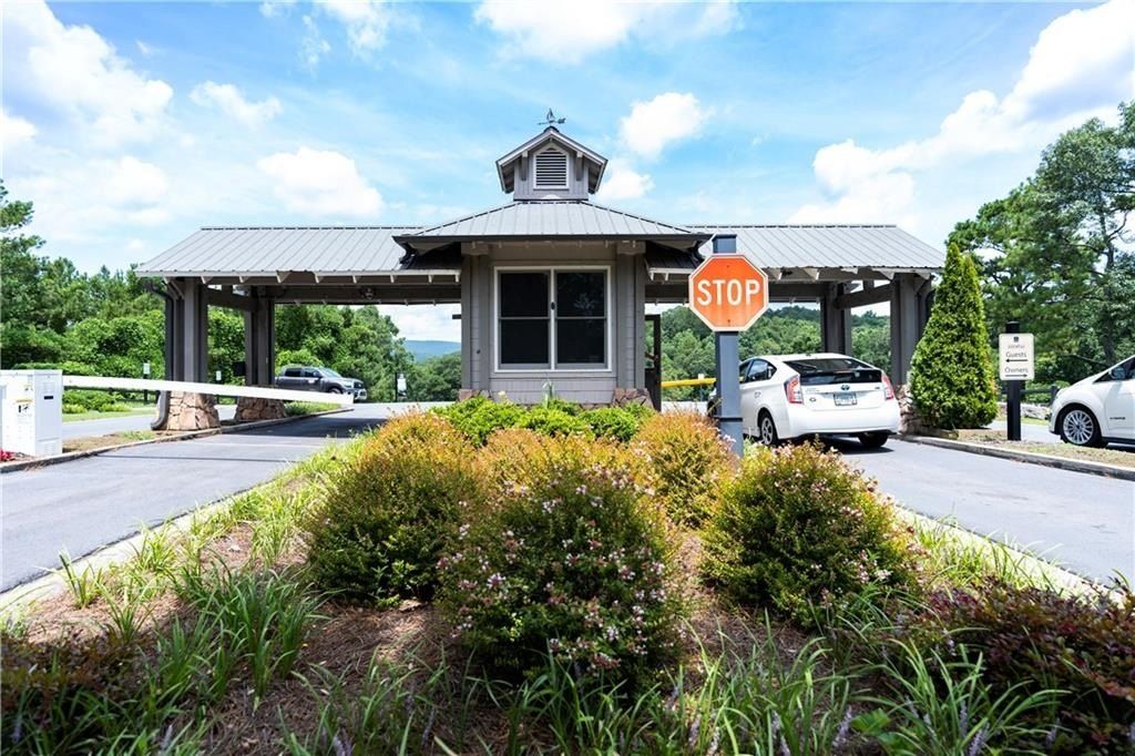 218 Chickasaw Drive. Waleska, GA 30183