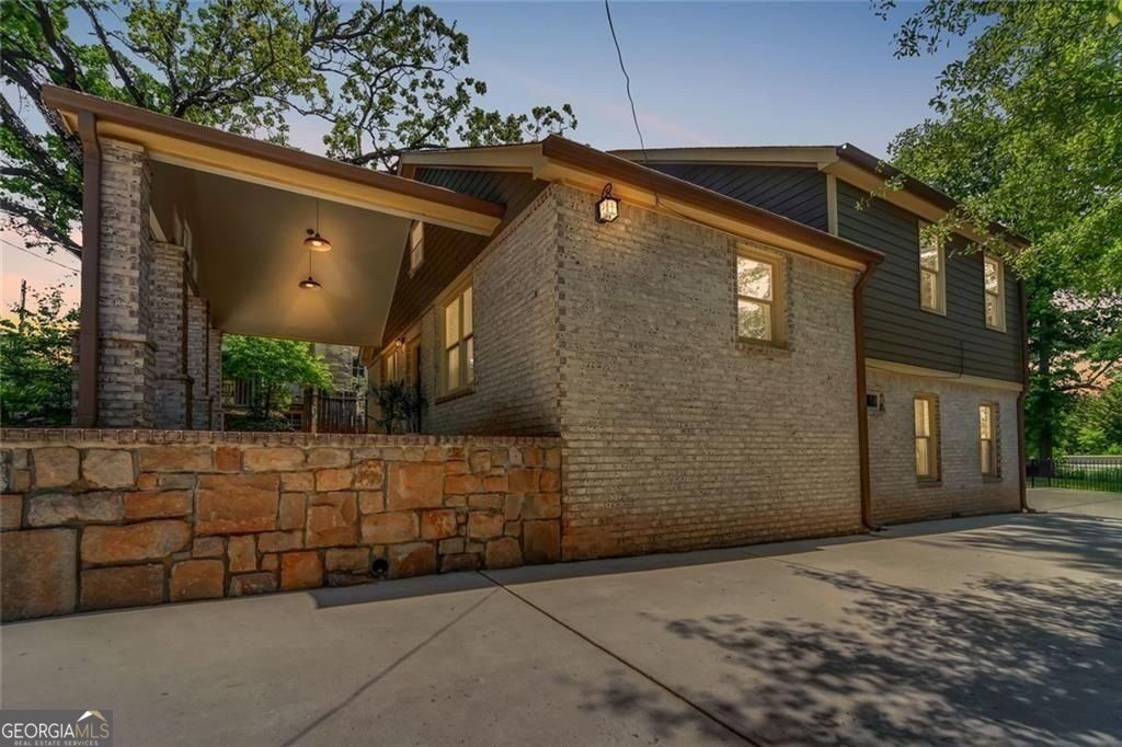 5429 E Mountain Street. Stone Mountain, GA 30083