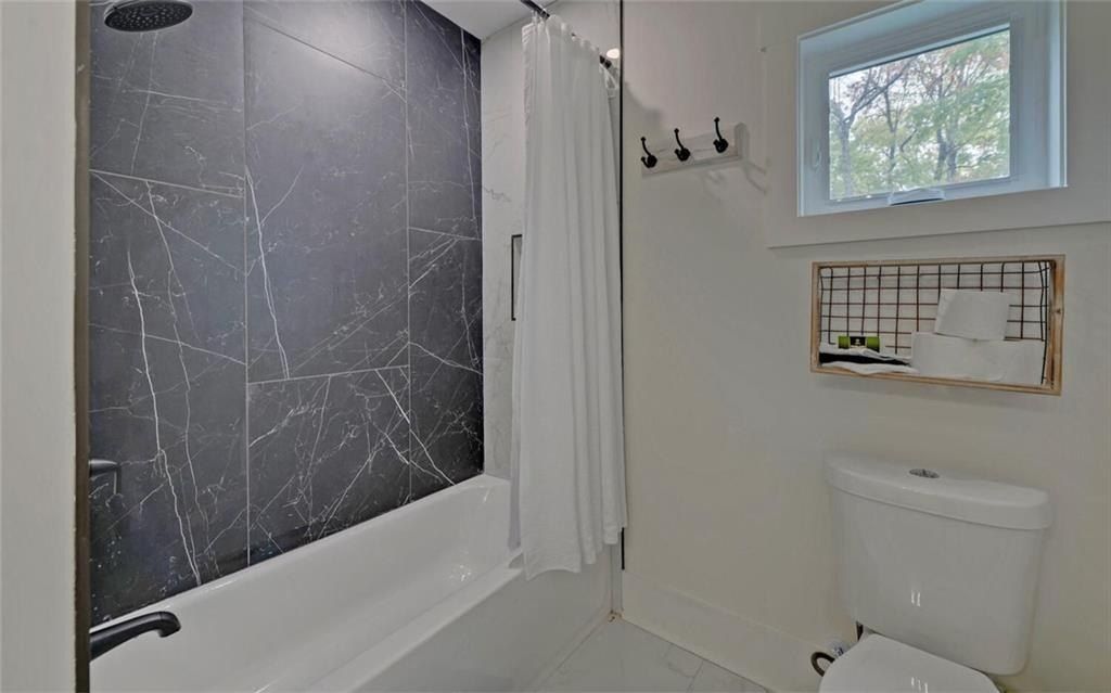 333 Favor Lane. Rabun Gap, GA 30568