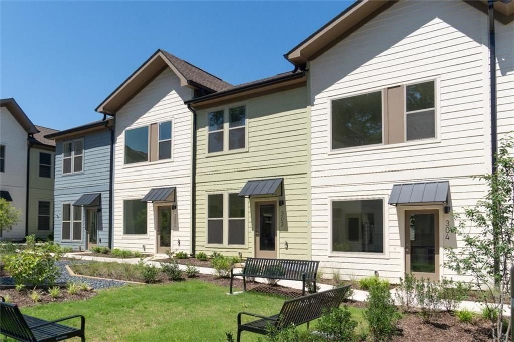 1070 Dill Avenue. Atlanta, GA 30310