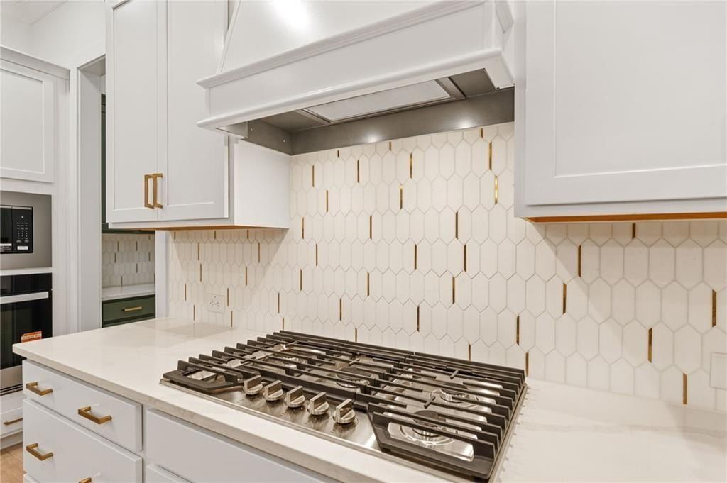 200 Knollwood Bend. Covington, GA 30015