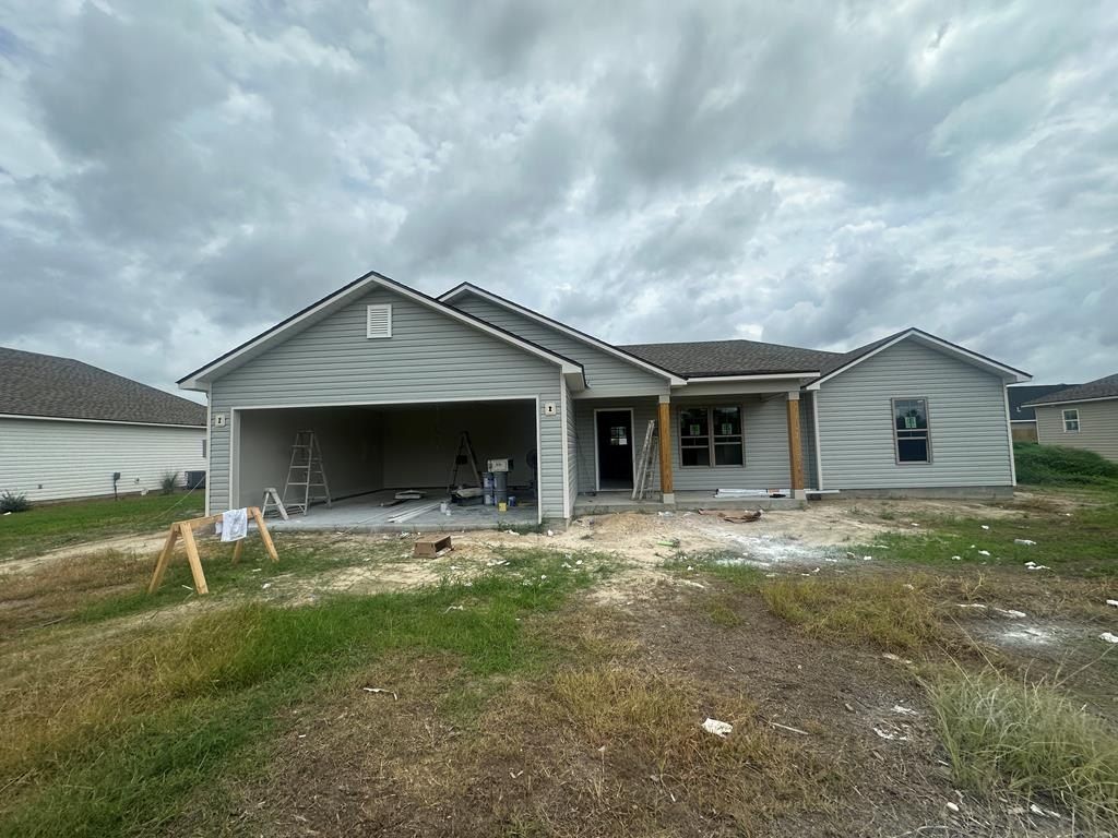 75 Cypress Street. Ray City, GA 31645