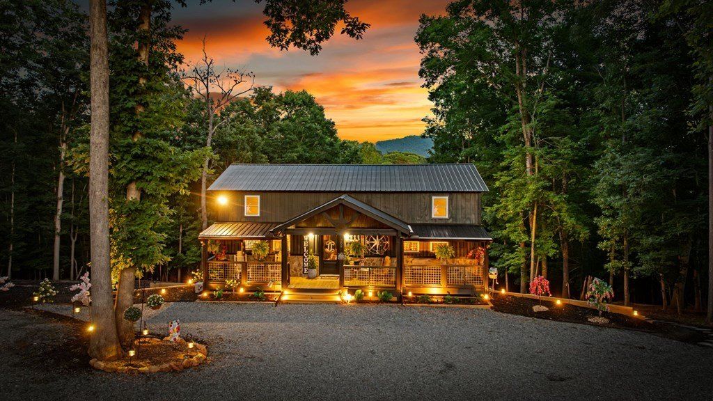 309 Elmwood Circle. Ellijay, GA 30540
