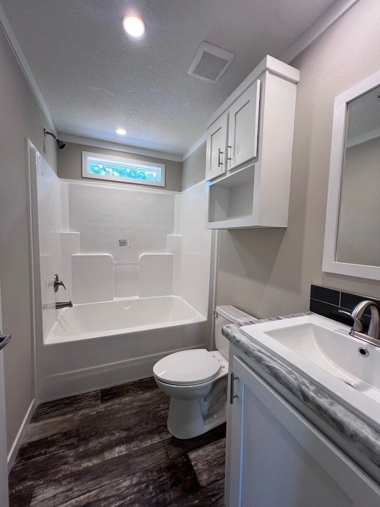 105 Lakeshore Drive N. Ivey, GA 31031