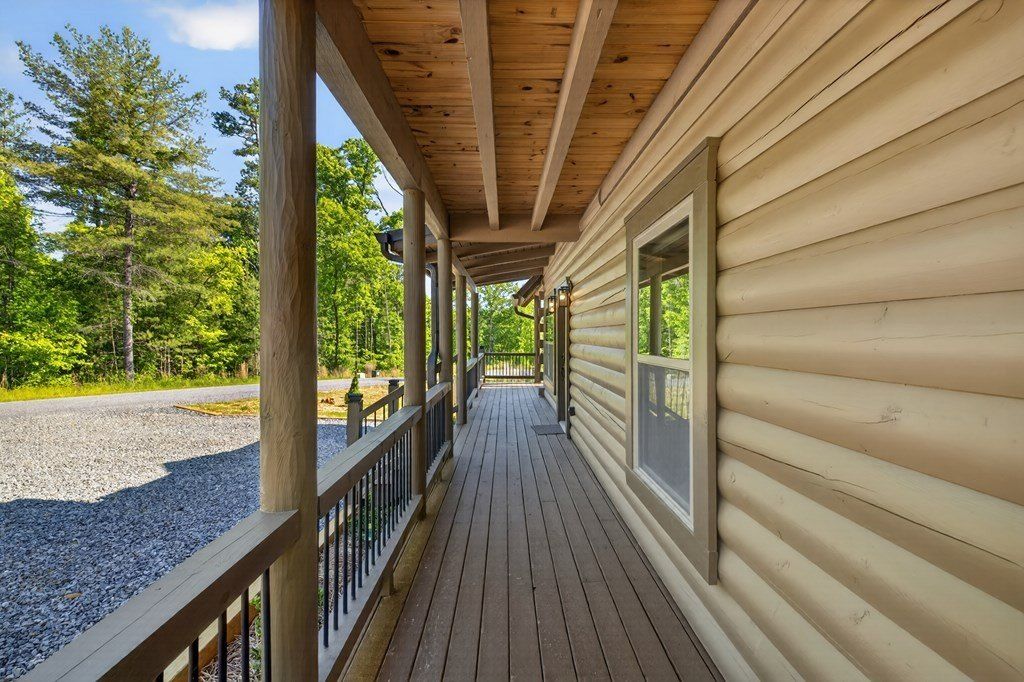 196 N Jakes Landing Way. Ellijay, GA 30540