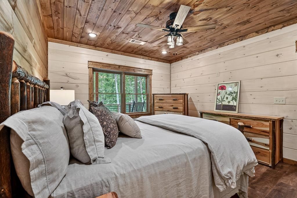 245 Moonstone Drive. Ellijay, GA 30540