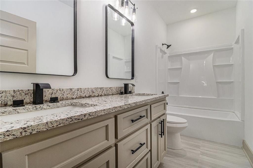 400 Stone Lea Trace. Oxford, GA 30054