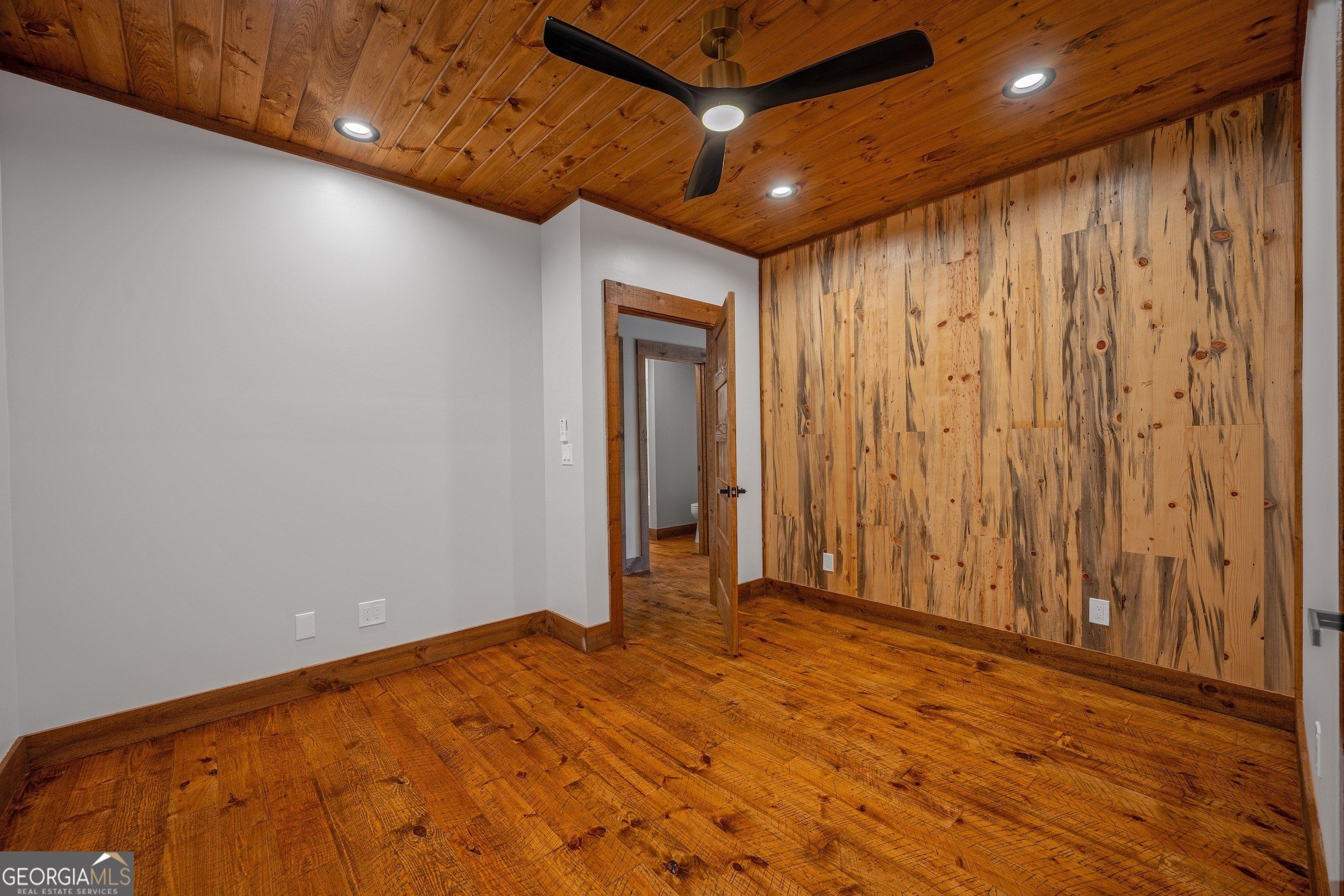 42 Waterstone Way. Mineral Bluff, GA 30559