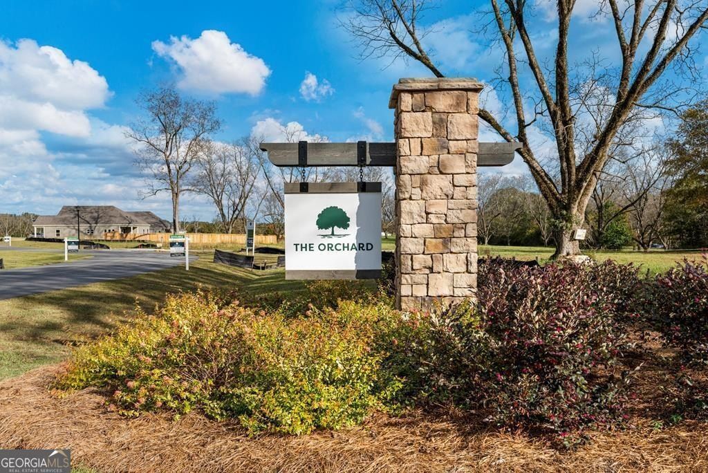 128 Chinaberry Street. Pine Mountain, GA 31822