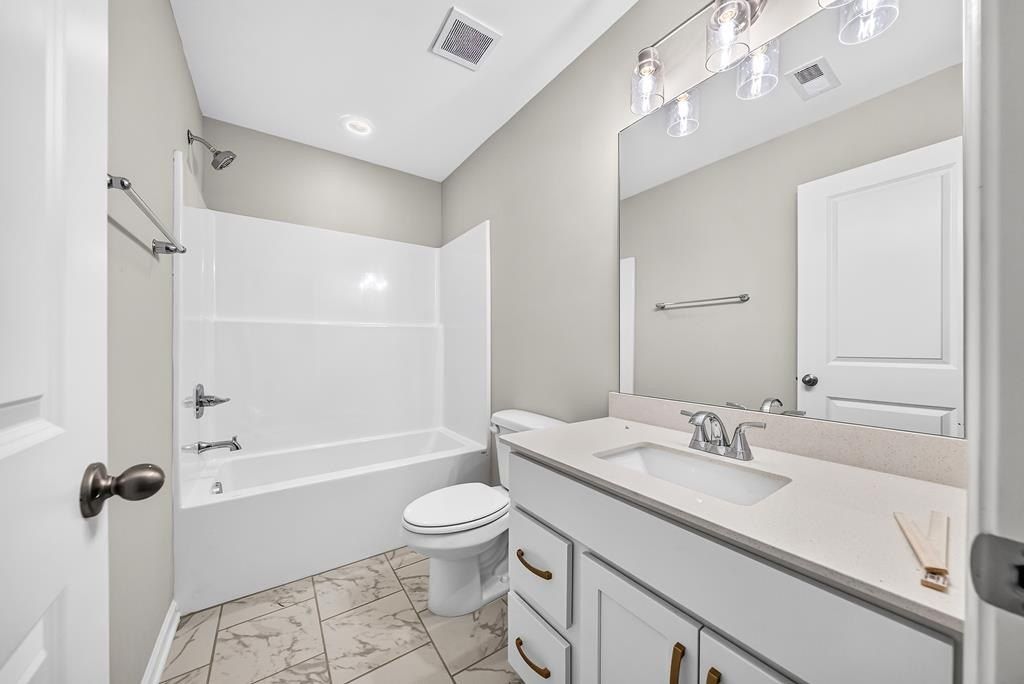 436 Lakeview Way. Lagrange, GA 30241
