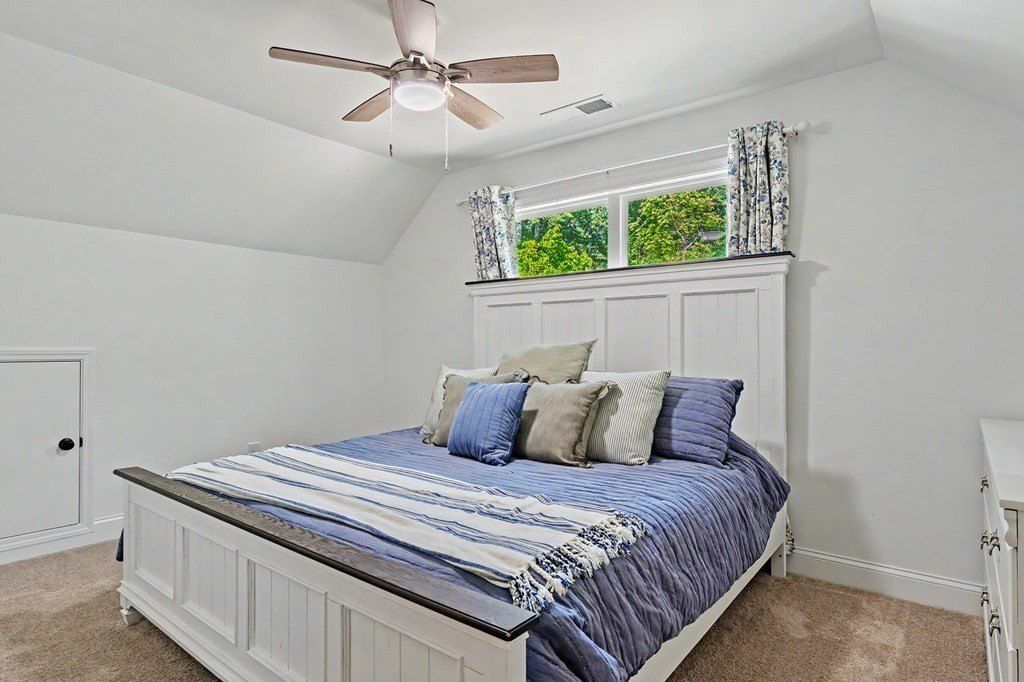 119 Red Cloud Walk. Waleska, GA 30183
