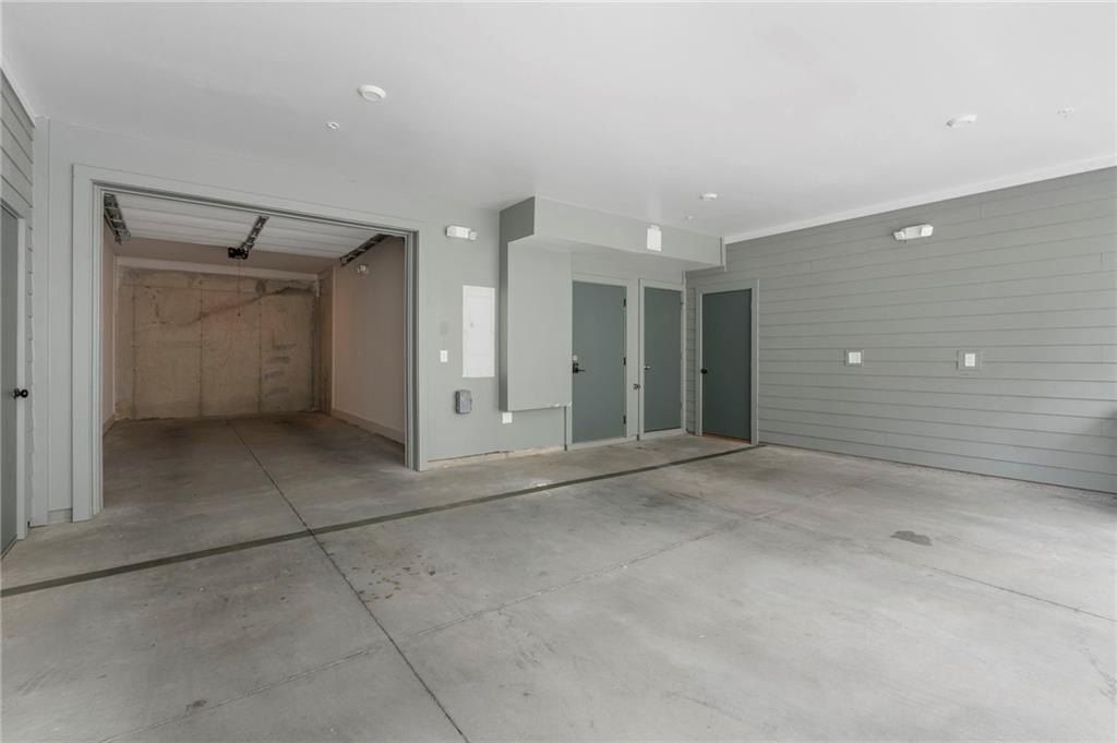 1290 Longreen Terr Nw. Atlanta, GA 30318