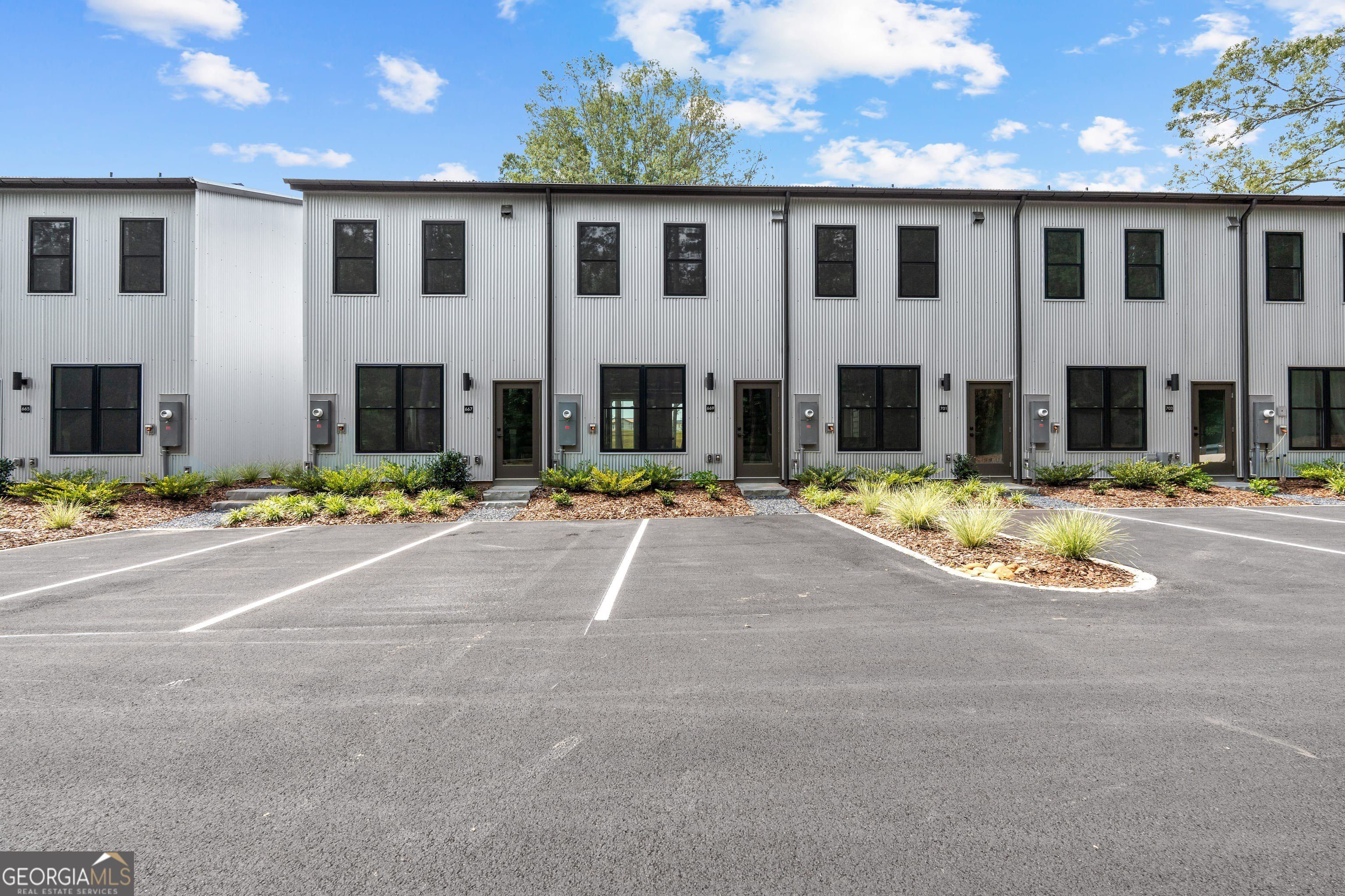 659 5Th Street. Fayetteville, GA 30214