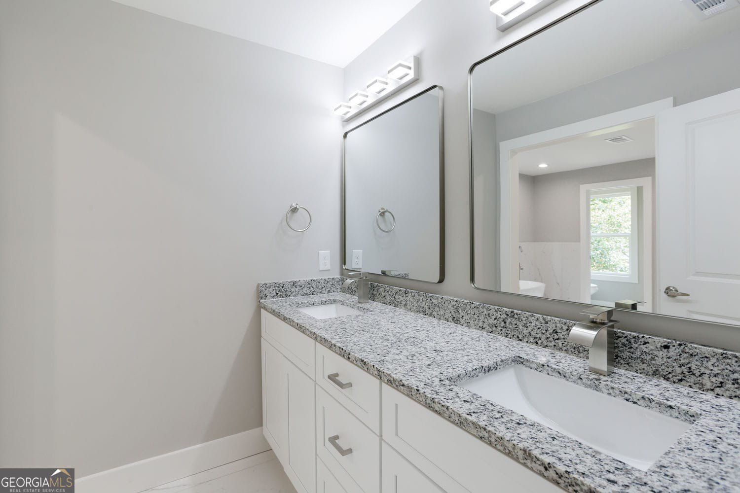 759 Mountain Ridge Way S 1. Lithonia, GA 30058