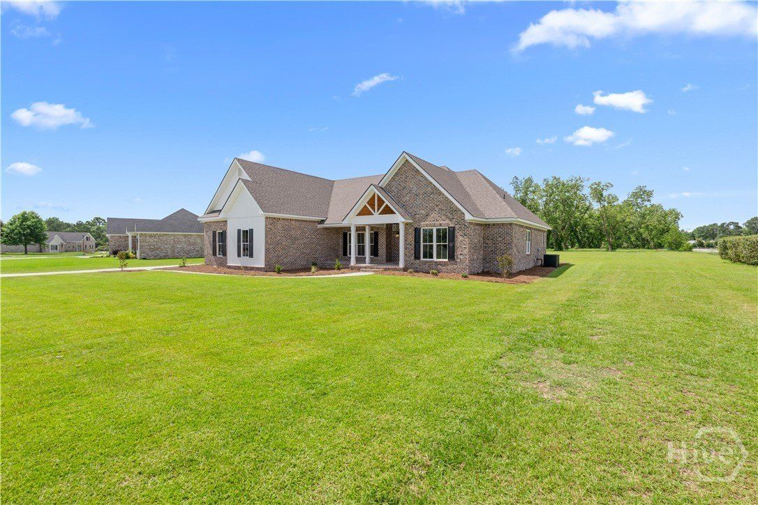 3 Honeysuckle Drive. Claxton, GA 30417