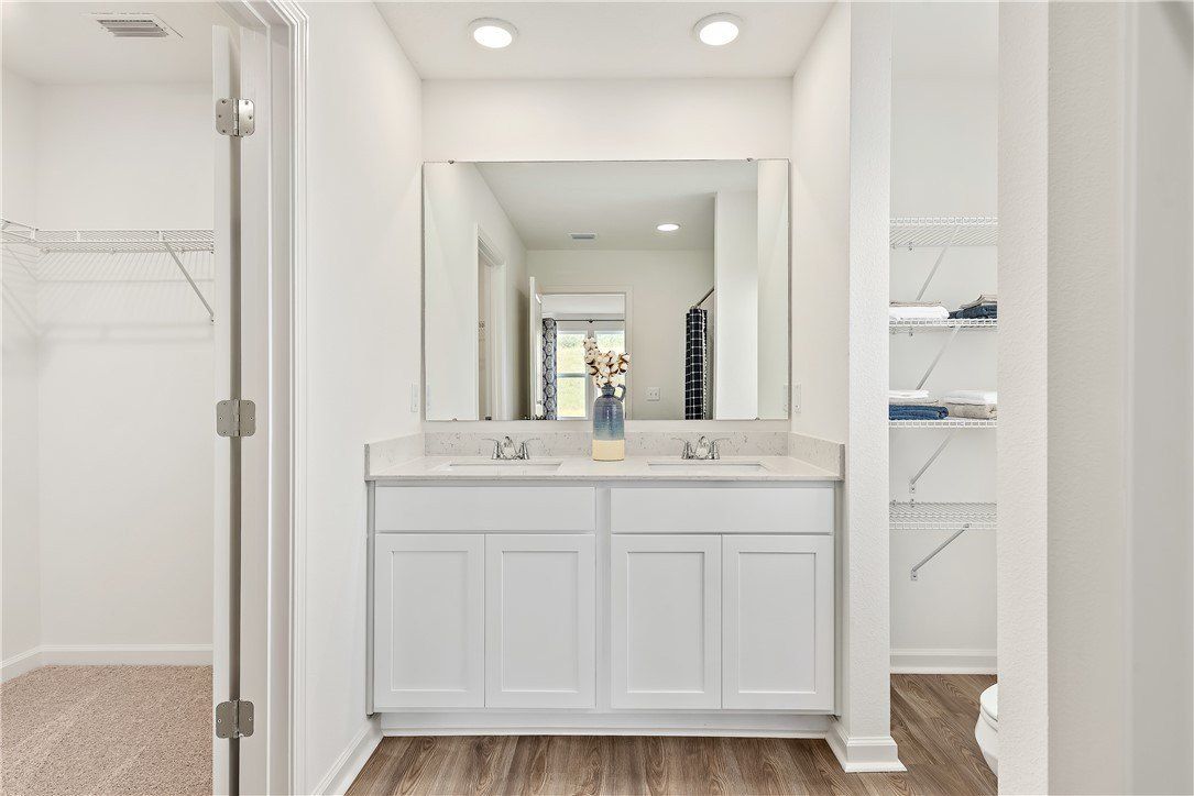 221 Woodlake Landing. Hartwell, GA 30643