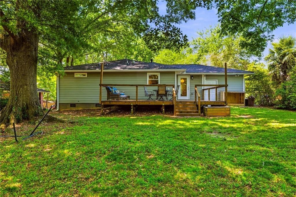 2670 Woodridge Drive. Decatur, GA 30033