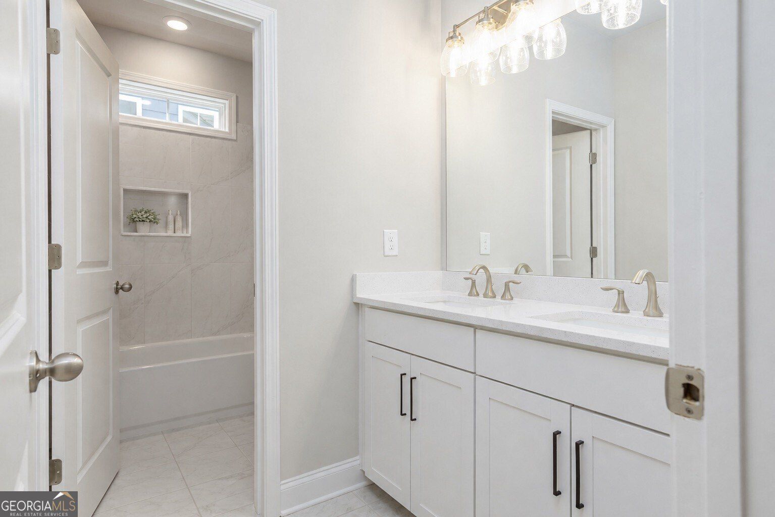 5635 Meadowstone Walk. Kennesaw, GA 30152