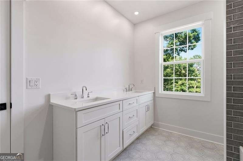 2183 Deep Woods Way. Marietta, GA 30062