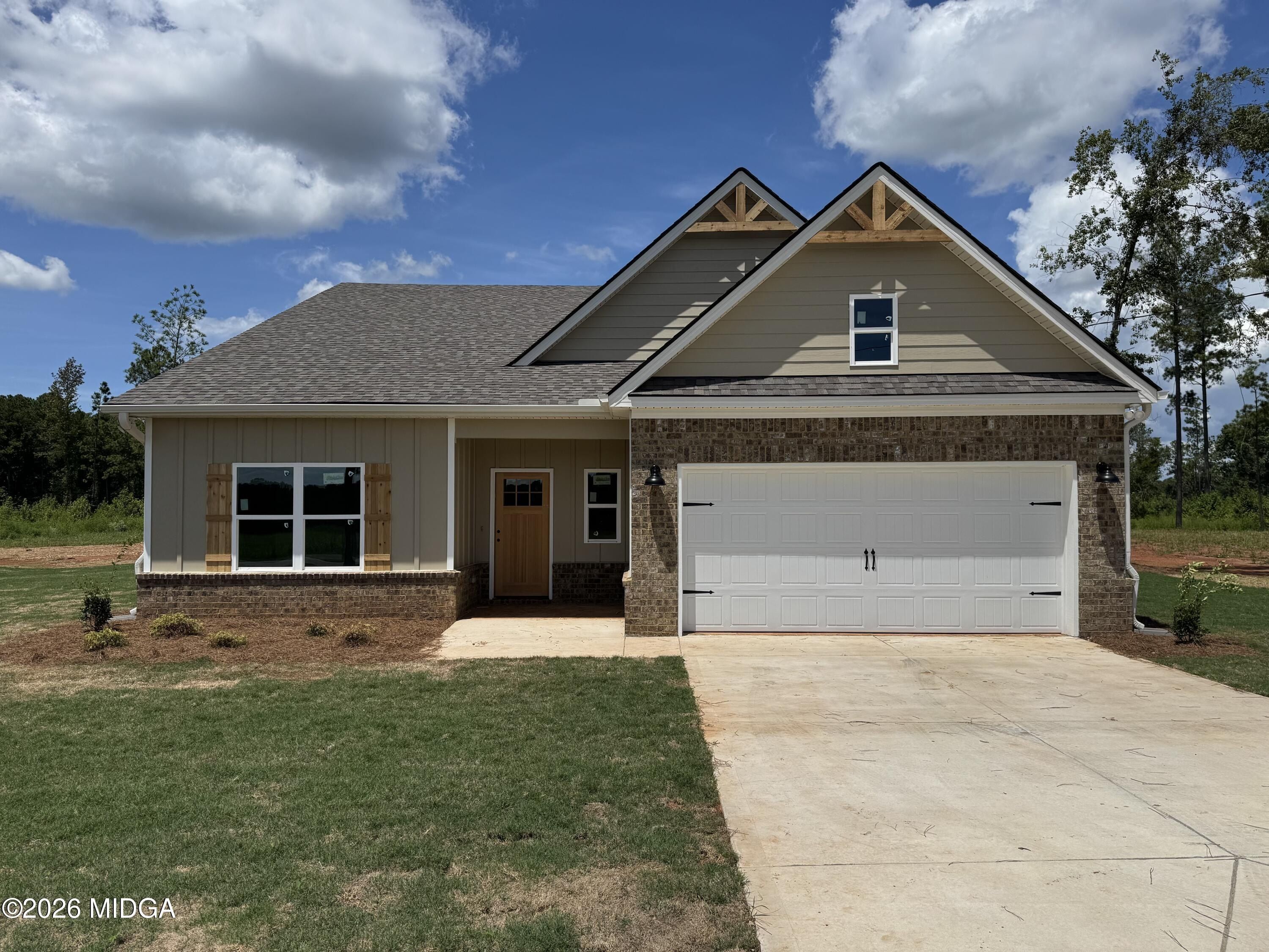 140 Overland Way. Gray, GA 31032