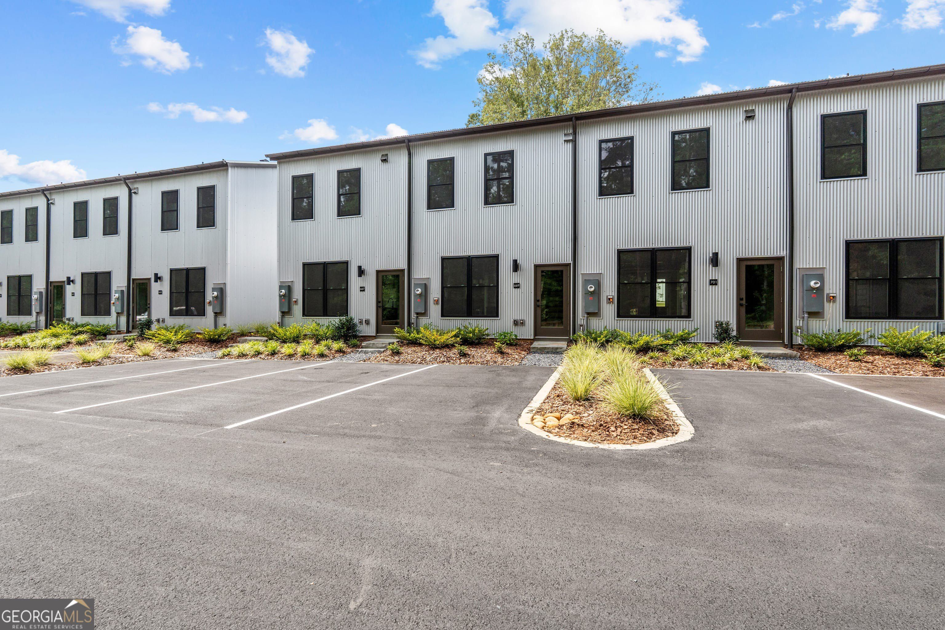 657 5Th Street. Fayetteville, GA 30214