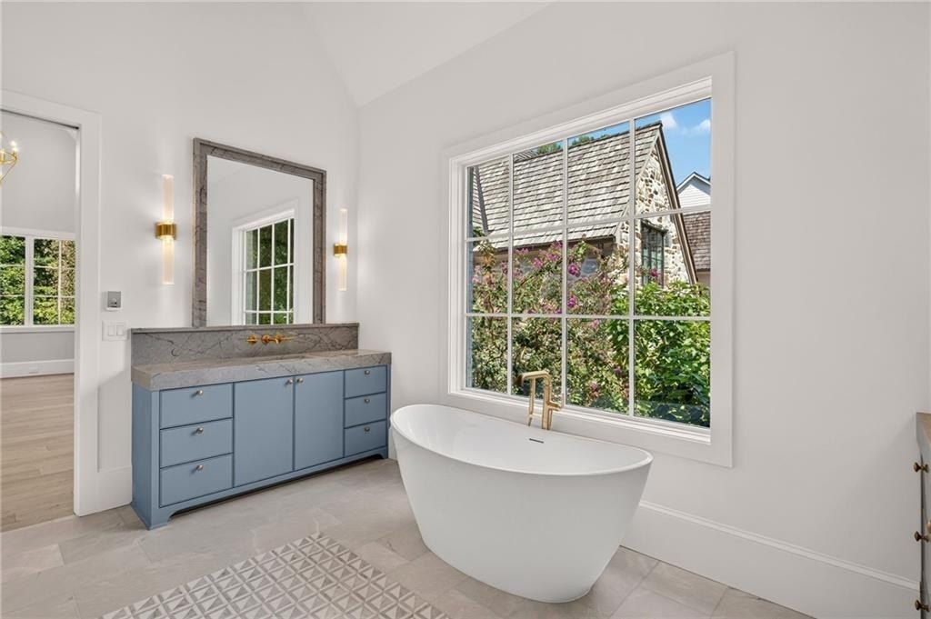 2896 Cravenridge Drive Ne. Atlanta, GA 30319
