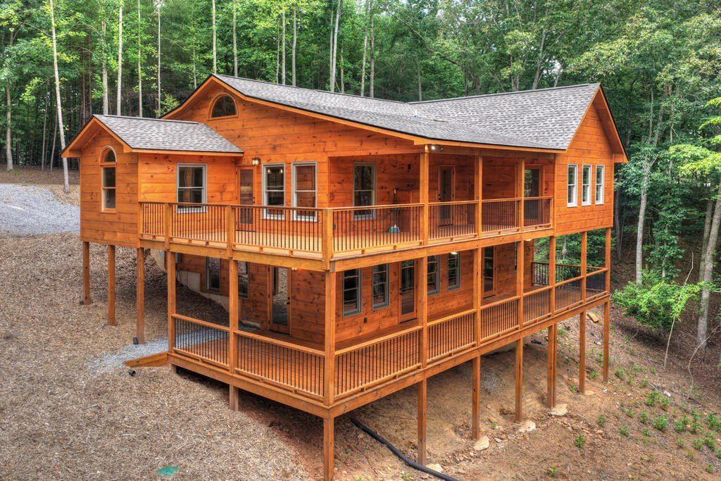 394 Blackberry Circle. Ellijay, GA 30536