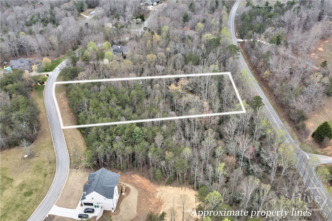 Beachwood Drive. Demorest, GA 30535