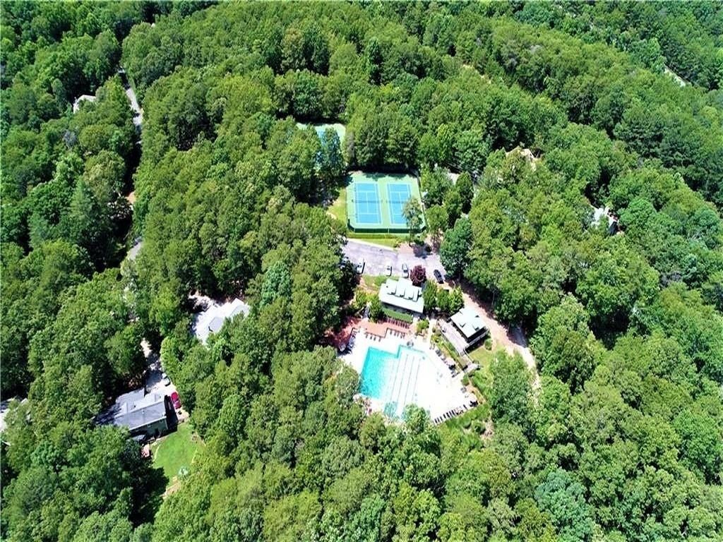 157 Silver Fox Loop. Waleska, GA 30183