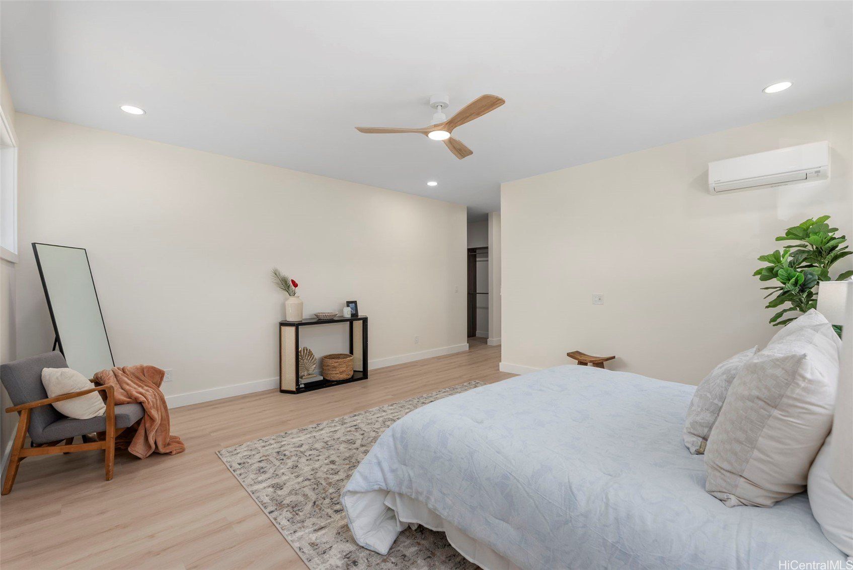 3061 Kahaloa Drive. Honolulu, HI 96822